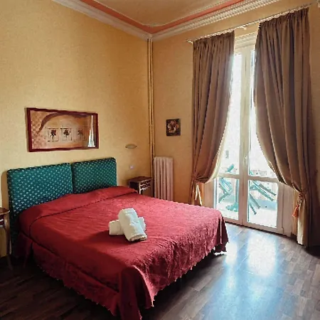 Πανσιόν Facing The Sea